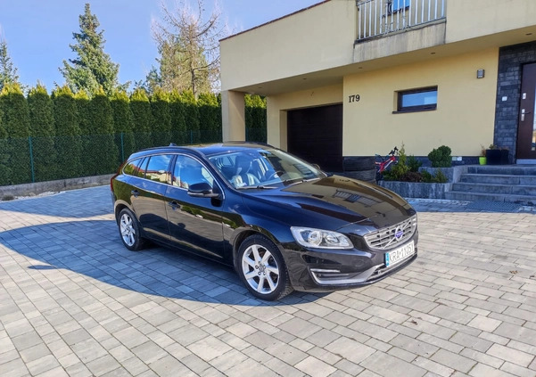 Volvo V60 cena 40590 przebieg: 221300, rok produkcji 2014 z Kraków małe 106